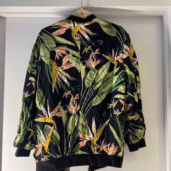 Zara Basic Floral Jacket - Picture 2 of 4